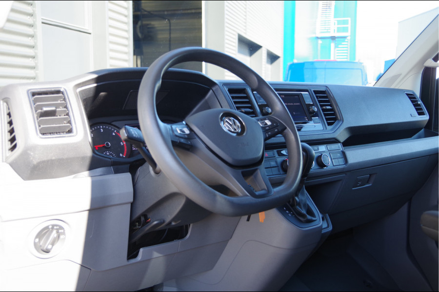 Volkswagen Crafter 35 2.0 TDI L3H2 DC-5P, 140PK AUT. LED, TREKHAAK, STOELVERWARMING, STANDKACHEL, CAMERA, PARKEERSENSOREN, AIRCO, CARPLAY, DUBBELE