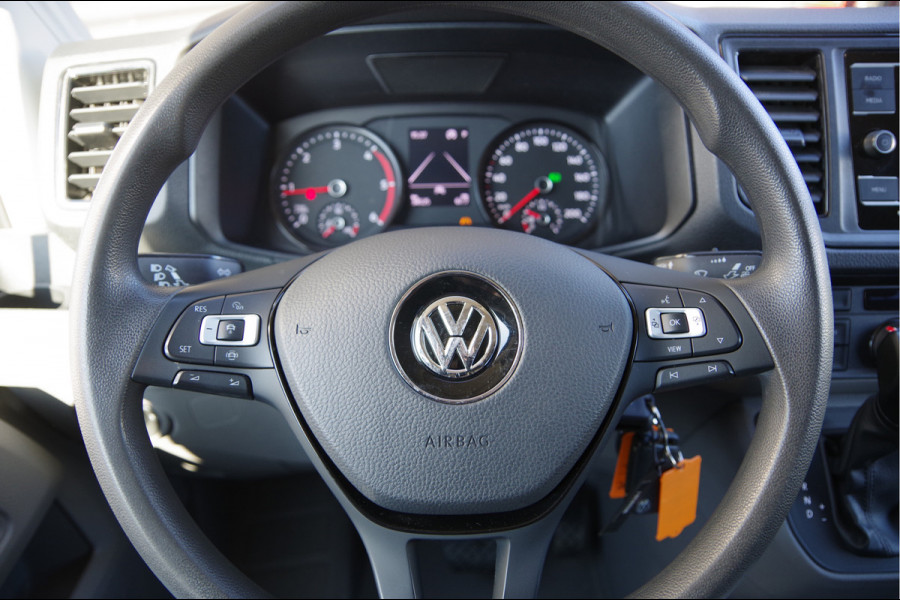 Volkswagen Crafter 35 2.0 TDI L3H2 DC-5P, 140PK AUT. LED, TREKHAAK, STOELVERWARMING, STANDKACHEL, CAMERA, PARKEERSENSOREN, AIRCO, CARPLAY, DUBBELE