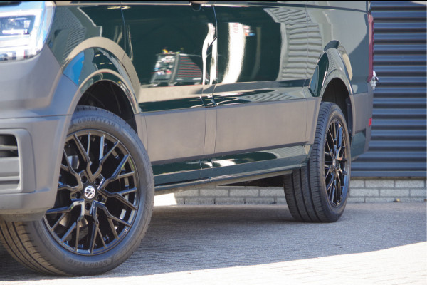 Volkswagen Crafter 35 2.0 TDI L3H2 DC-5P, 140PK AUT. LED, TREKHAAK, STOELVERWARMING, STANDKACHEL, CAMERA, PARKEERSENSOREN, AIRCO, CARPLAY, DUBBELE