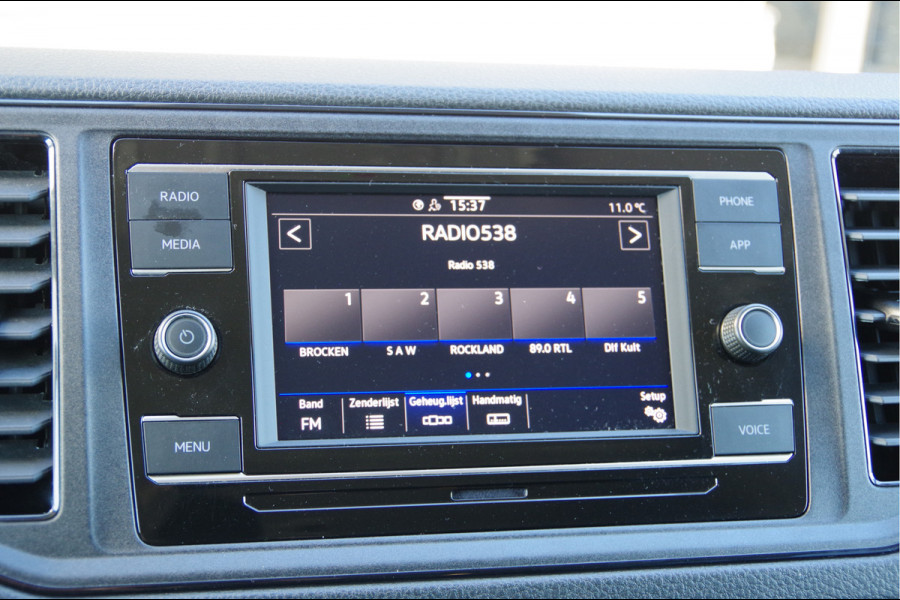Volkswagen Crafter 35 2.0 TDI L3H2 DC-5P, 140PK AUT. LED, TREKHAAK, STOELVERWARMING, STANDKACHEL, CAMERA, PARKEERSENSOREN, AIRCO, CARPLAY, DUBBELE
