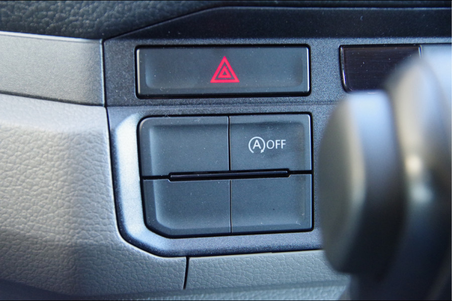 Volkswagen Crafter 35 2.0 TDI L3H2 DC-5P, 140PK AUT. LED, TREKHAAK, STOELVERWARMING, STANDKACHEL, CAMERA, PARKEERSENSOREN, AIRCO, CARPLAY, DUBBELE