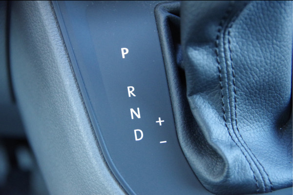 Volkswagen Crafter 35 2.0 TDI L3H2 DC-5P, 140PK AUT. LED, TREKHAAK, STOELVERWARMING, STANDKACHEL, CAMERA, PARKEERSENSOREN, AIRCO, CARPLAY, DUBBELE