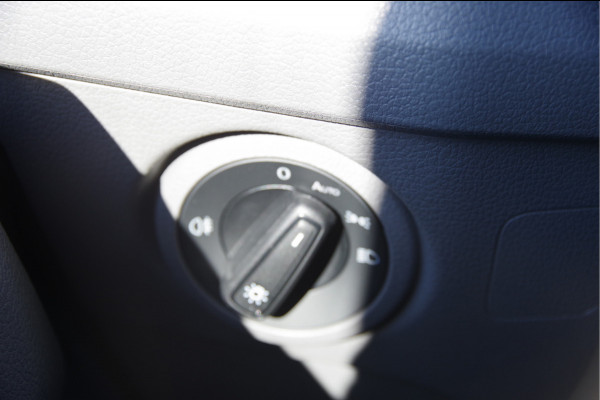 Volkswagen Crafter 35 2.0 TDI L3H2 DC-5P, 140PK AUT. LED, TREKHAAK, STOELVERWARMING, STANDKACHEL, CAMERA, PARKEERSENSOREN, AIRCO, CARPLAY, DUBBELE