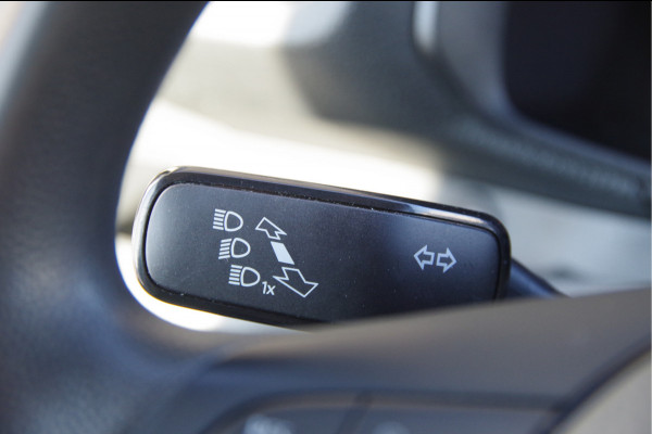 Volkswagen Crafter 35 2.0 TDI L3H2 DC-5P, 140PK AUT. LED, TREKHAAK, STOELVERWARMING, STANDKACHEL, CAMERA, PARKEERSENSOREN, AIRCO, CARPLAY, DUBBELE