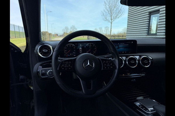 Mercedes-Benz A-Klasse 180 d Launch Edition 1e eigenaar