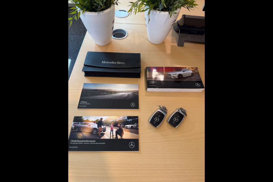 Mercedes-Benz A-Klasse 180 d Launch Edition 1e eigenaar