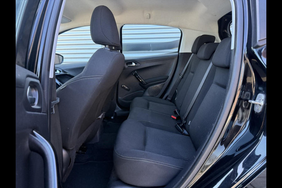 Peugeot 208 1.2 PureTech Active Navi|Airco|Cruise|Carplay|Elek ramen|D-riem v.v. in 2023|N.A.P|APK tot 06-2026