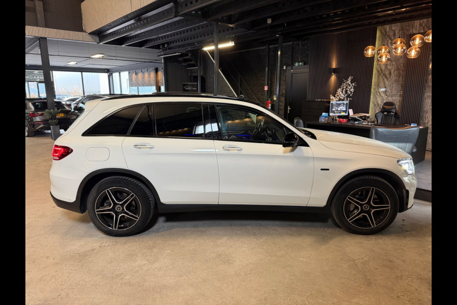 Mercedes-Benz GLC 300e 4MATIC AMG|PANO|MEMORY|HUD|FULL OPTIONS