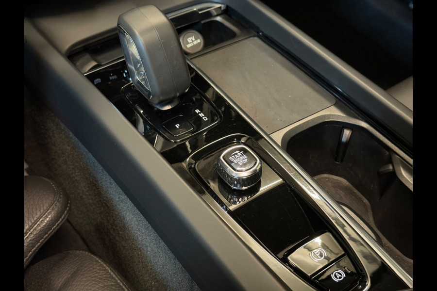 Volvo XC60 2.0 T6 Plug-in hybrid AWD Ultimate Dark|Bomvol!