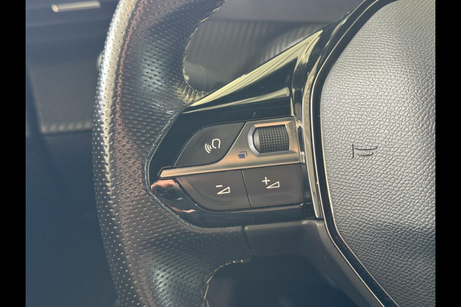 Peugeot e-2008 EV GT Pack 50 kWh | 3 fase | SOH 96,1% | Panoramadak | Prijs is rijklaar