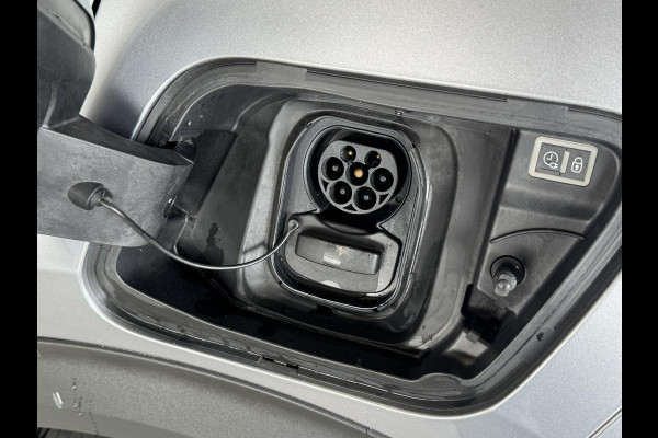 Peugeot e-2008 EV GT Pack 50 kWh | 3 fase | SOH 96,1% | Panoramadak | Prijs is rijklaar