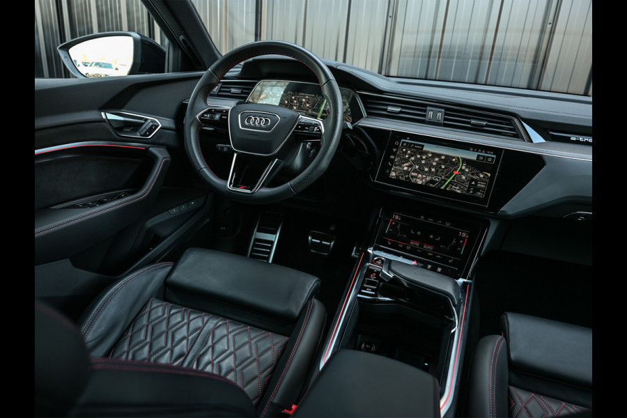 Audi Q8 Sportback e-tron S quattro SQ8 115 kWh | NL-Auto | Panorama dak | S-Seats | Bang & Olufsen | Camera | Ambiance interieur | 23 inch.