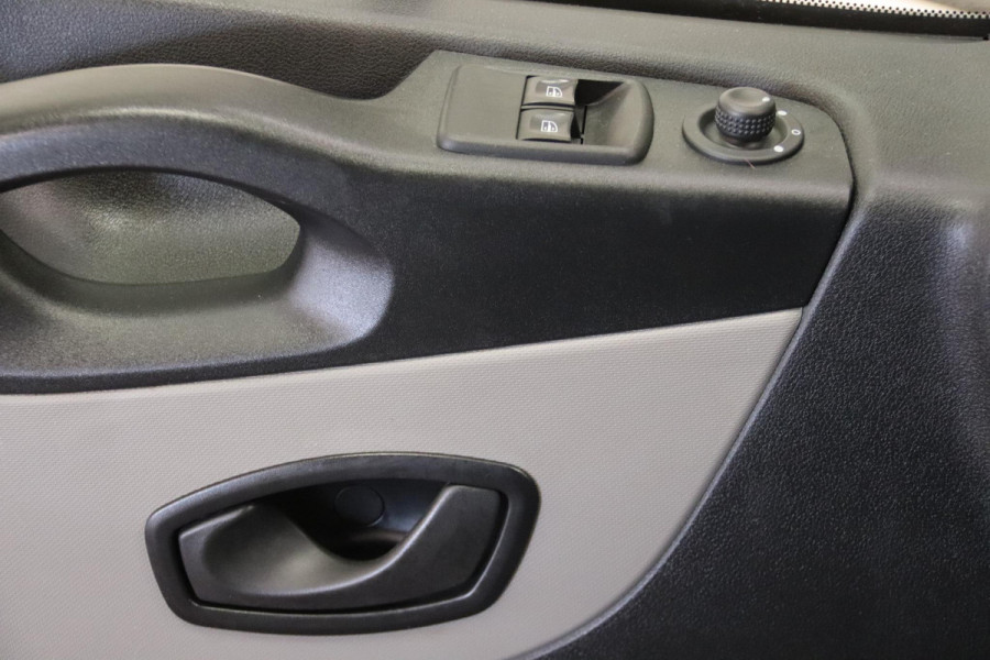 Renault Trafic 1.6 dCi WERKPLAATSINRICHTING AIRCO Renault Trafic 1.6 dCi WERKPLAATSINRICHTING