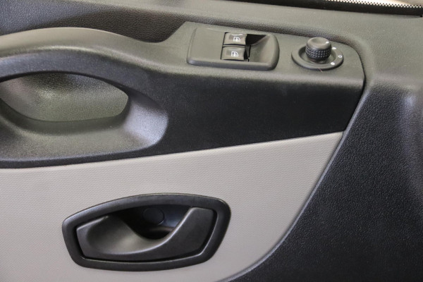 Renault Trafic 1.6 dCi WERKPLAATSINRICHTING AIRCO Renault Trafic 1.6 dCi WERKPLAATSINRICHTING