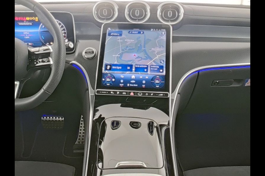 Mercedes-Benz GLC 300 e 4MATIC AMG Plug-In Hybride AMG Line | Night Pakket | Digital Licht | Trekhaak | Distronic | Memory Voorstoelen | Stoel en Stuurverwarming. Inclusief 24 maanden Mercedes-Benz Certified garantie voor Europa.