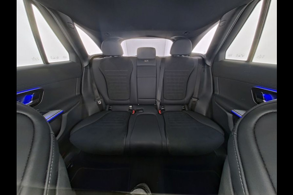 Mercedes-Benz GLC 300 e 4MATIC AMG Plug-In Hybride AMG Line | Night Pakket | Digital Licht | Trekhaak | Distronic | Memory Voorstoelen | Stoel en Stuurverwarming. Inclusief 24 maanden Mercedes-Benz Certified garantie voor Europa.