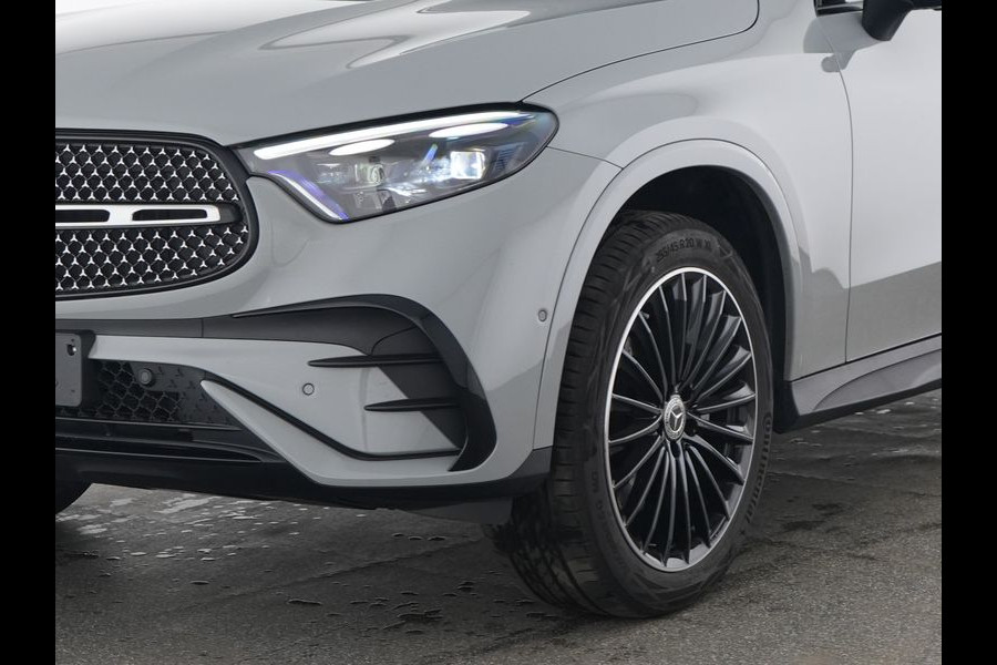 Mercedes-Benz GLC 300 e 4MATIC AMG Plug-In Hybride AMG Line | Night Pakket | Digital Licht | Trekhaak | Distronic | Memory Voorstoelen | Stoel en Stuurverwarming. Inclusief 24 maanden Mercedes-Benz Certified garantie voor Europa.