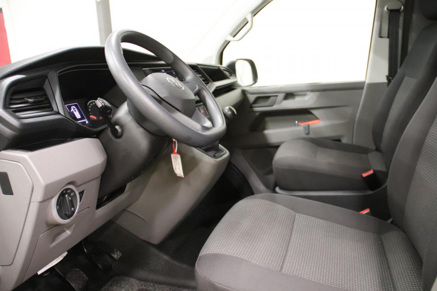 Volkswagen Transporter 2.0 TDI L2H1 LANG EURO 6 ACHTERUITRIJCAMERA Volkswagen Transporter 2.0 TDI L2H1 EURO 6 ACHTERUITRIJCAMERA