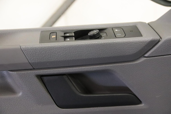 Volkswagen Transporter 2.0 TDI L2H1 LANG EURO 6 ACHTERUITRIJCAMERA Volkswagen Transporter 2.0 TDI L2H1 EURO 6 ACHTERUITRIJCAMERA