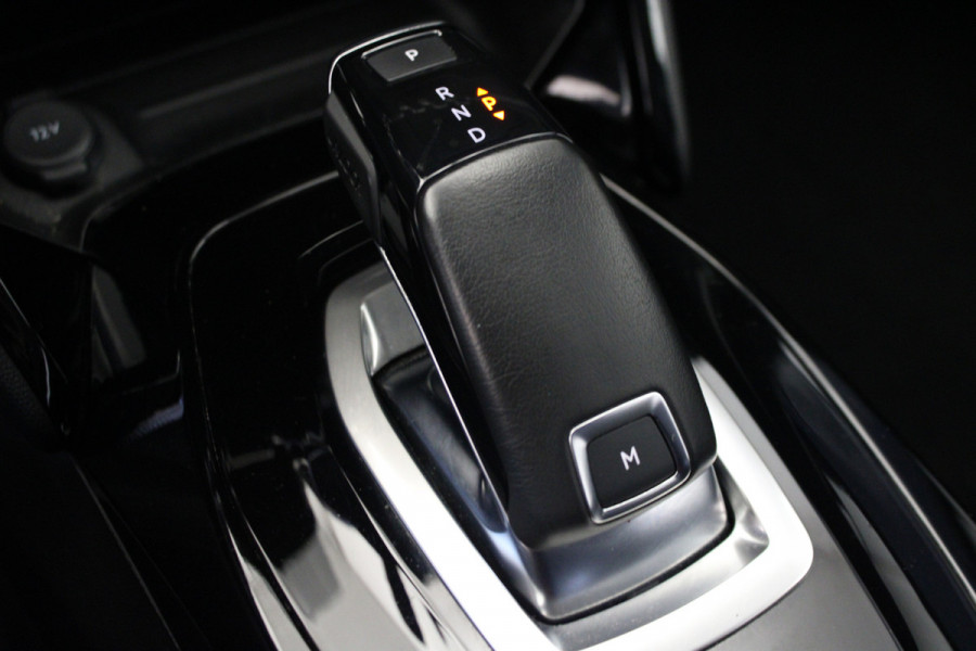 Peugeot 2008 1.2 PureTech Allure |Navi|Camera|