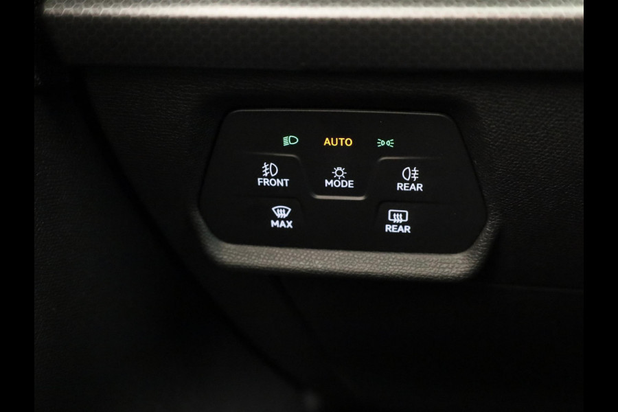 Seat Leon Sportstourer 1.5 TSI e-Hybrid Style Business Intense 204 pk Automaat | Verlengde garantie | Navigatie | Parkeersensoren (Park assist) | Achteruitrijcamera |