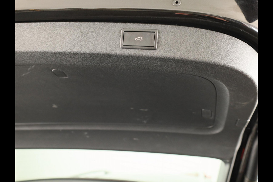 Škoda Kodiaq 1.5 TSI Business Edition Plus 150 pk Automaat (DSG) | Navigatie | Parkeersensoren (Park assist) | Rondomzicht camera | Lederen bekleding | Stoelverwarming v/a |