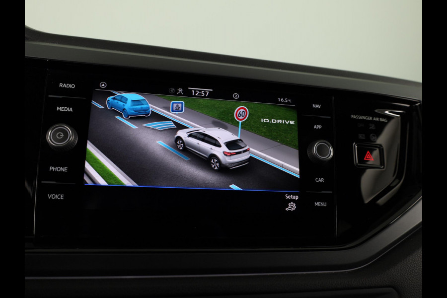 Volkswagen Taigo 1.0 TSI R-Line 115PK | Panorama dak | Navigatie via app | Parkeersensoren | Automatische airco |