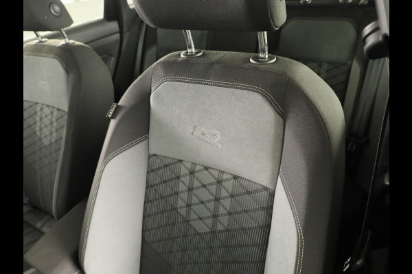 Volkswagen Taigo 1.0 TSI R-Line 115PK | Panorama dak | Navigatie via app | Parkeersensoren | Automatische airco |