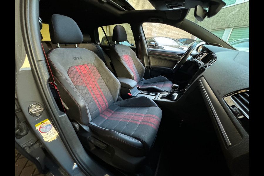 Volkswagen Golf 2.0 TSI GTI TCR Pano|Keyles|Akrapovic|Dynaudio