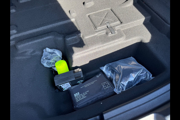 Mercedes-Benz E-Klasse 200 AMG Line Hyperscreen 360 Camera 21 inch