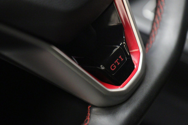 Volkswagen Golf 2.0 TSI GTI CLUBSPORT /PANO/ACC/CAM/CARPLAY/IQ-LIGHT/VOLL