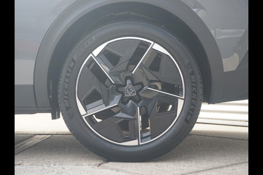 Peugeot 408 1.2 Hybrid 136 e-DCS6 GT