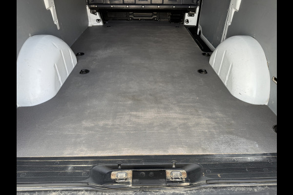 Mercedes-Benz Vito 114 1.9 CDI Automaat L2H1 Climate Control Adaptieve Cruise Side Bars Camera Carplay Trekhaak Stoelverwarming