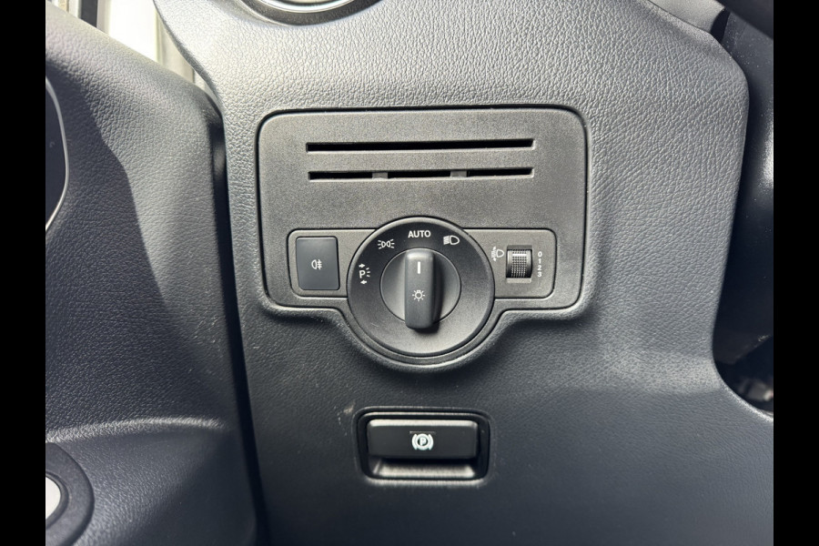 Mercedes-Benz Vito 114 1.9 CDI Automaat L2H1 Climate Control Adaptieve Cruise Side Bars Camera Carplay Trekhaak Stoelverwarming