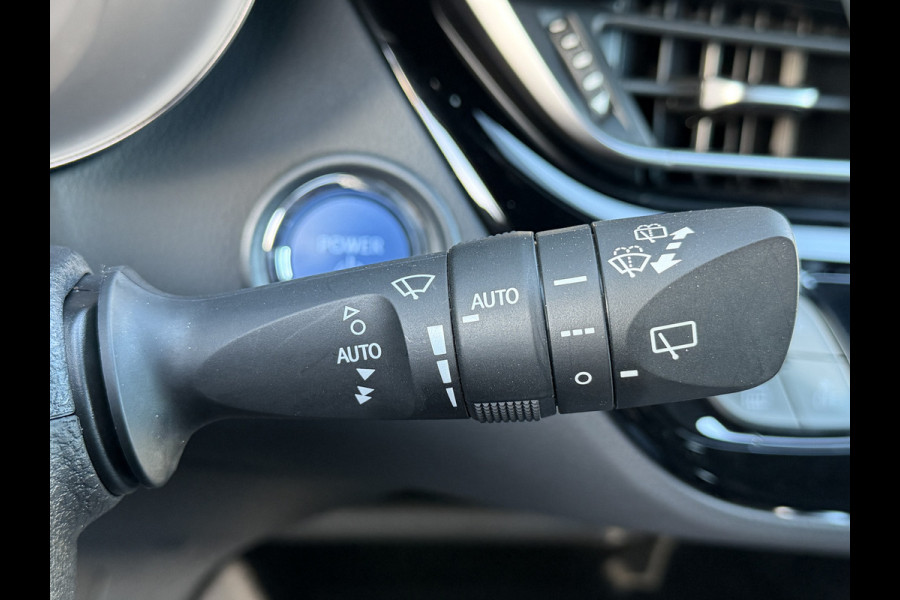 Toyota C-HR 1.8 Hybrid Style / Bi tone | BSM | Draadloos Apple Carplay/Android auto | PDC V+A | Rijklaar!!!