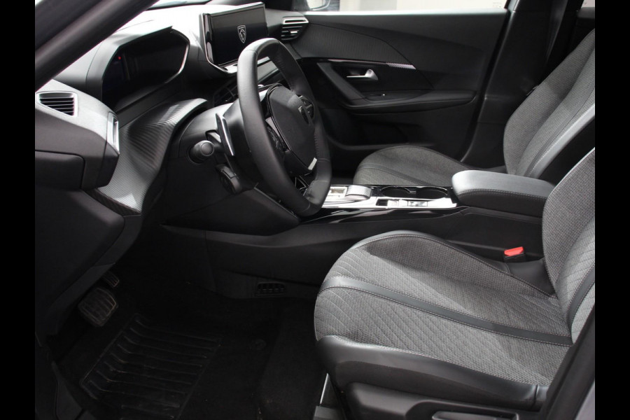 Peugeot 2008 1.2 Hybrid 136 pk Automaat Allure | DEMO ! | Navigatie | Apple Carplay/Android Auto | Climate Control | Dab | Led | Parkeer sensoren | Cruise Control | Stoelverwarming