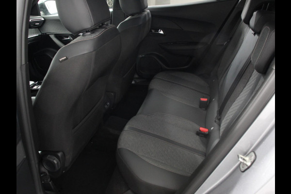 Peugeot 2008 1.2 Hybrid 136 pk Automaat Allure | DEMO ! | Navigatie | Apple Carplay/Android Auto | Climate Control | Dab | Led | Parkeer sensoren | Cruise Control | Stoelverwarming