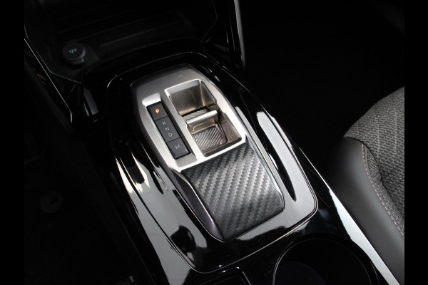 Peugeot 2008 1.2 Hybrid 136 pk Automaat Allure | DEMO ! | Navigatie | Apple Carplay/Android Auto | Climate Control | Dab | Led | Parkeer sensoren | Cruise Control | Stoelverwarming