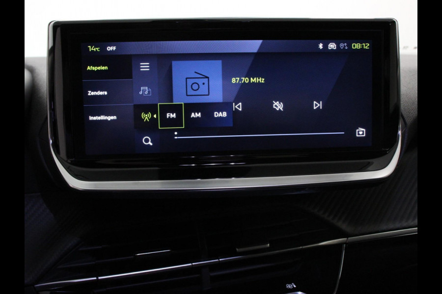 Peugeot 2008 1.2 Hybrid 136 pk Automaat Allure | DEMO ! | Navigatie | Apple Carplay/Android Auto | Climate Control | Dab | Led | Parkeer sensoren | Cruise Control | Stoelverwarming
