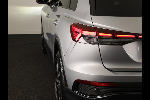 Audi Q4 e-tron 45 S edition Competition e-tron 82 kWh 286 pk Rac per augustus | Assistentiepakket plus | Comfortpakket | Ambient lichtpakket | Optiekpakket zwart plus |