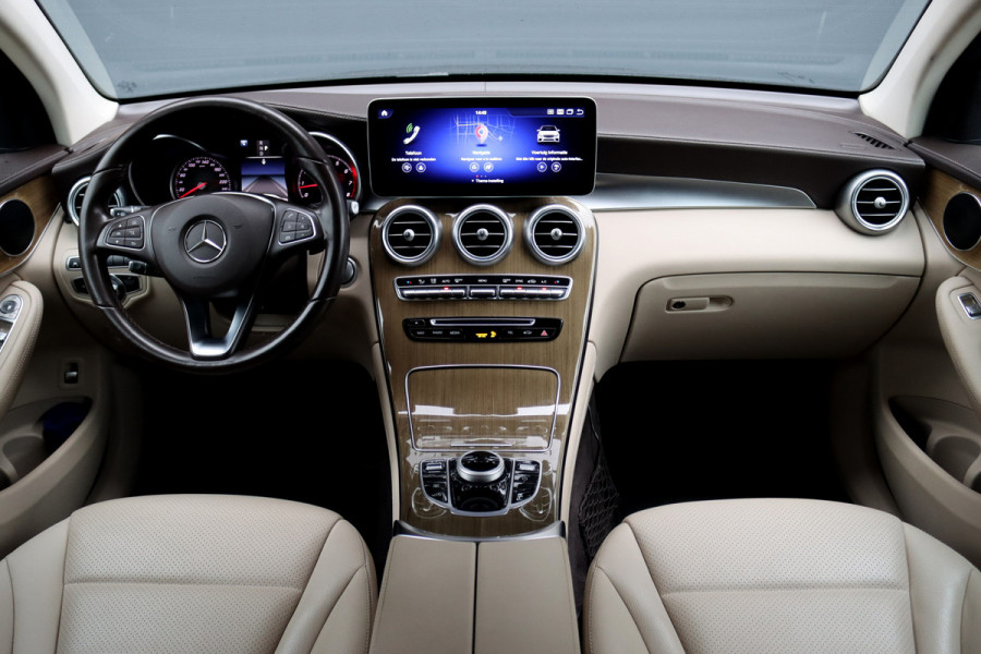 Mercedes-Benz GLC Coupé 300 4MATIC AMG Line | Dodehoekassistent | Camera | Multibeam LED | Stoelverwarming | Spoorpakket |  Leder | Zonnerollo's | Navigatie | Cruise Control |