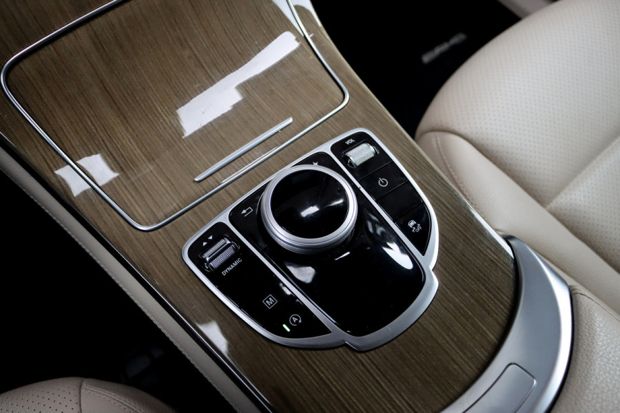 Mercedes-Benz GLC Coupé 300 4MATIC AMG Line | Dodehoekassistent | Camera | Multibeam LED | Stoelverwarming | Spoorpakket |  Leder | Zonnerollo's | Navigatie | Cruise Control |