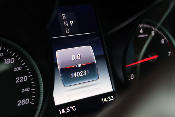 Mercedes-Benz GLC Coupé 300 4MATIC AMG Line | Dodehoekassistent | Camera | Multibeam LED | Stoelverwarming | Spoorpakket |  Leder | Zonnerollo's | Navigatie | Cruise Control |