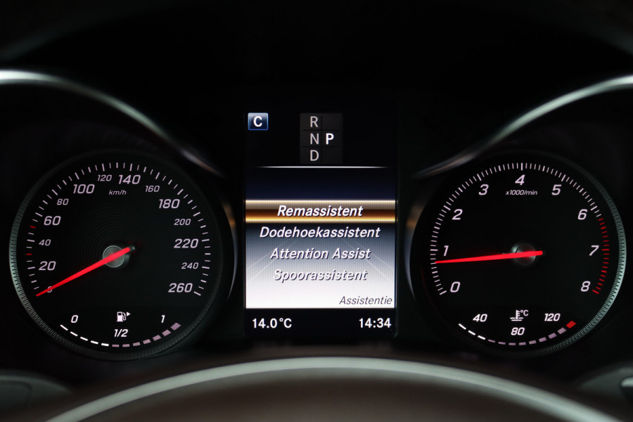 Mercedes-Benz GLC Coupé 300 4MATIC AMG Line | Dodehoekassistent | Camera | Multibeam LED | Stoelverwarming | Spoorpakket |  Leder | Zonnerollo's | Navigatie | Cruise Control |