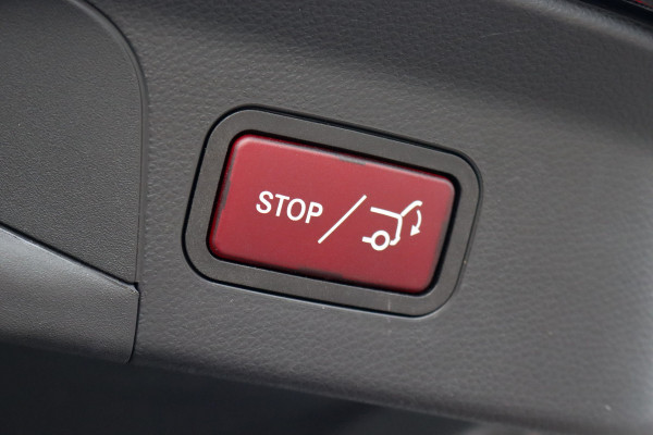 Mercedes-Benz GLC Coupé 300 4MATIC AMG Line | Dodehoekassistent | Camera | Multibeam LED | Stoelverwarming | Spoorpakket |  Leder | Zonnerollo's | Navigatie | Cruise Control |