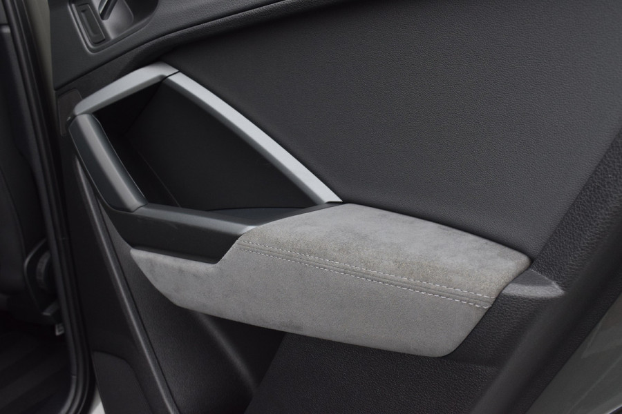 Audi Q3 Sportback 35 TFSI 150pk S-tronic S-line | Chronos Grijs