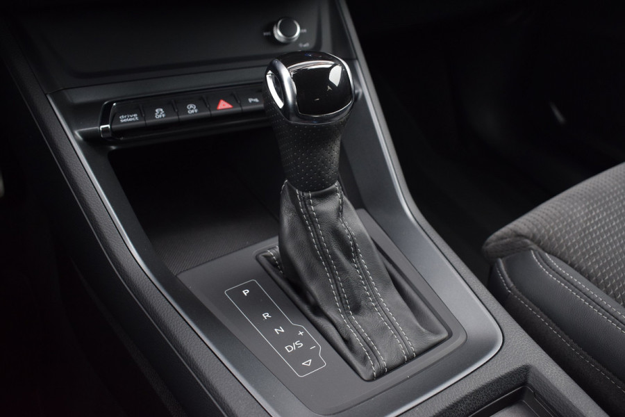Audi Q3 Sportback 35 TFSI 150pk S-tronic S-line | Chronos Grijs