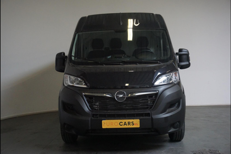 Opel Movano 140pk L2H2 Edition Navi Camera Parkeersensoren Trekhaak Cruise control Airco