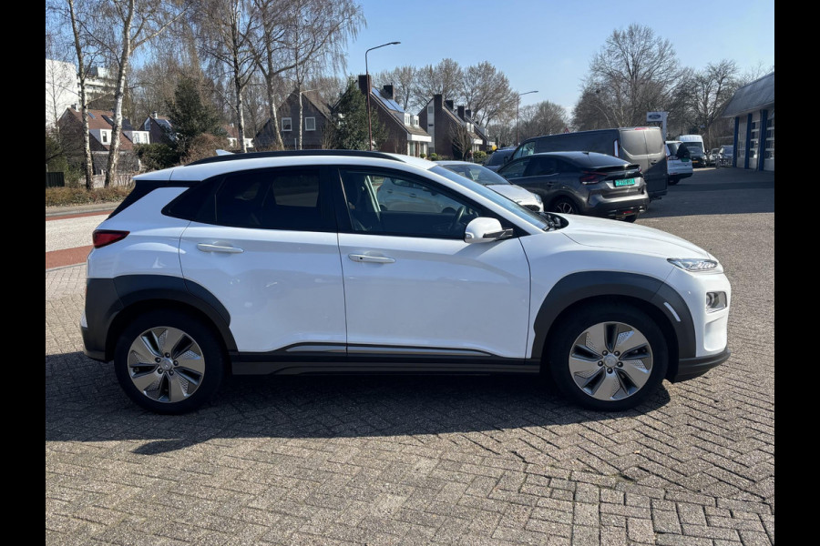 Hyundai Kona EV Fashion 64 kWh |SCI| Navigatie | Camera | Head up Display