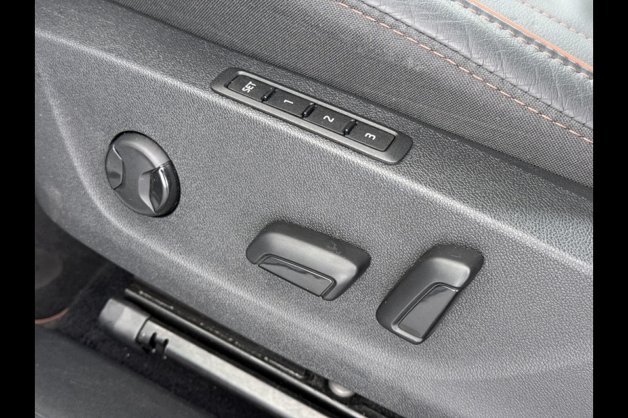 Škoda ENYAQ iV 80 SOH 93% Warmtepomp Panoramadak Leder Adap.Cruise Lmv 21" Elek.Stoel+Memory+Verwarmd Camera Apple Carplay Android Auto Pdc Privacy Glas Matrix-Led DAB Stuur+Achterbankverwarming Draadloze telefoonlader Keyless Dodehoek detectie Dealeronderhouden Origineel Nederlandse Auto Nieuwprijs €59.055,-